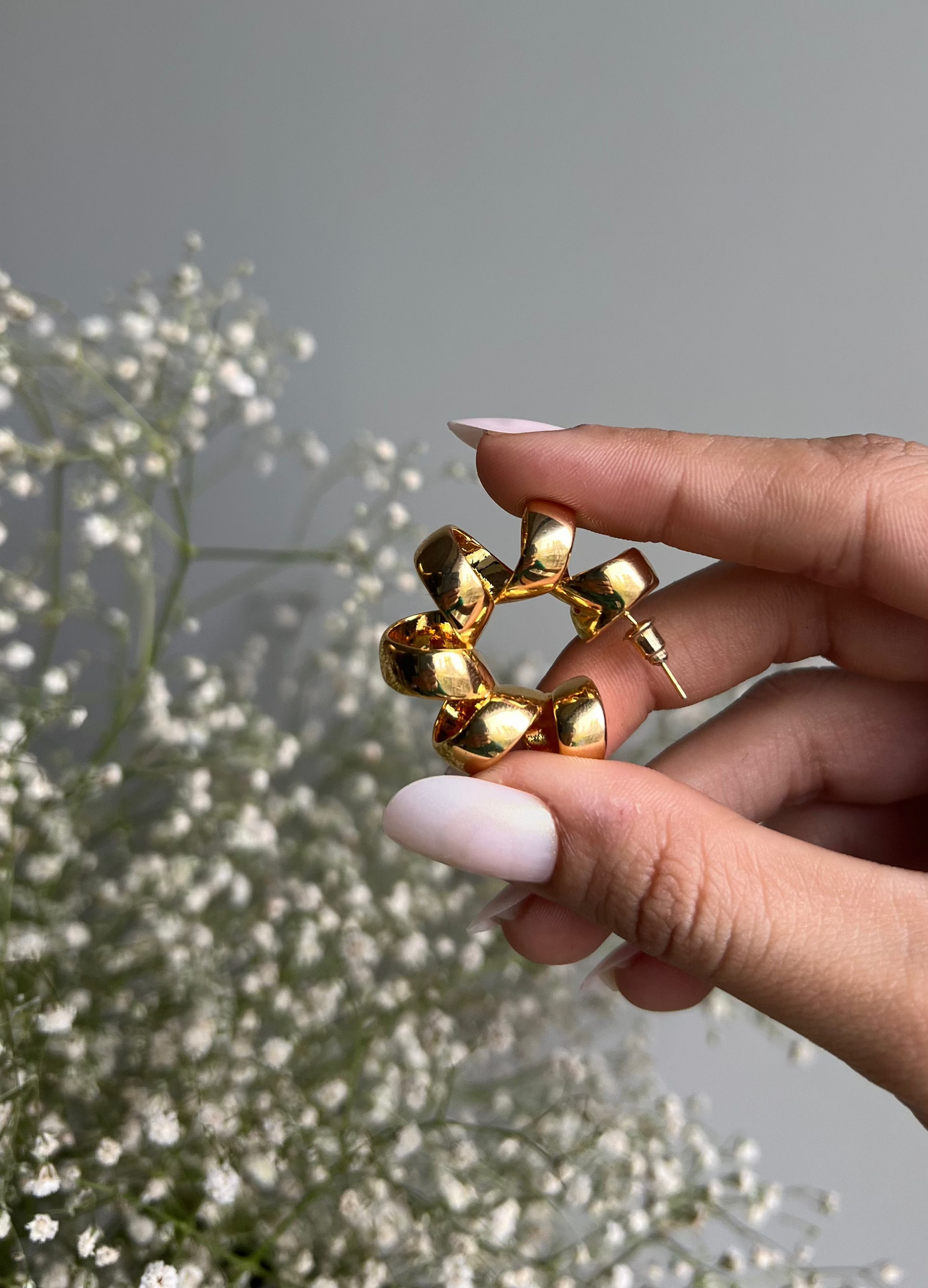 Wired Solid Gold Hoops