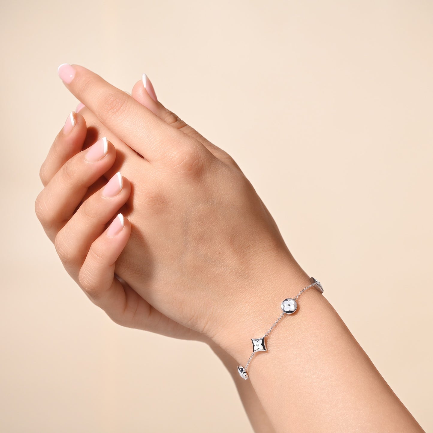 Mother of Pearl Clover Bracelet